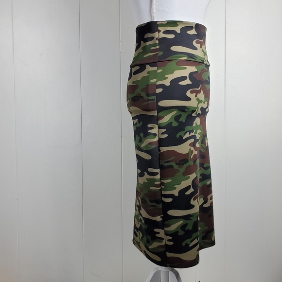 Agnes and Dora Camouflage hat size small - Picture 10 of 12